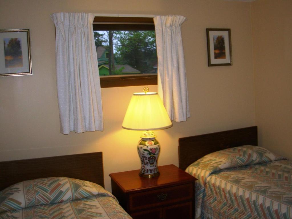 Red Carpet Inn On The Lake - Oneonta Værelse billede