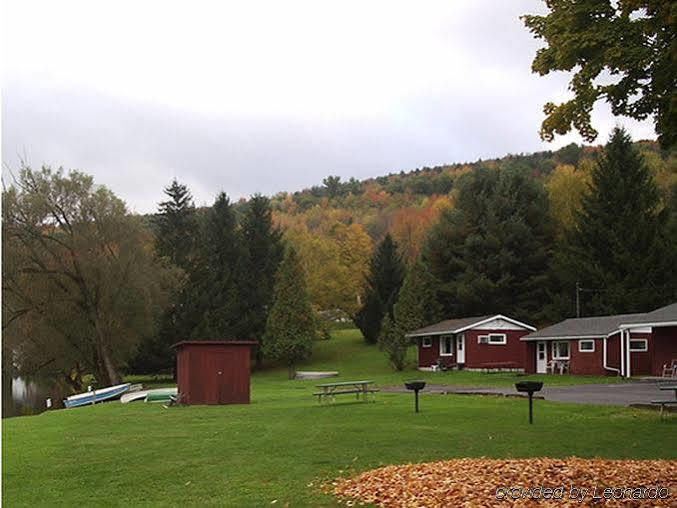 Red Carpet Inn On The Lake - Oneonta Eksteriør billede